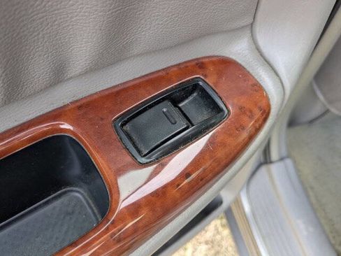 Used 2005 Toyota Camry V6 image 28