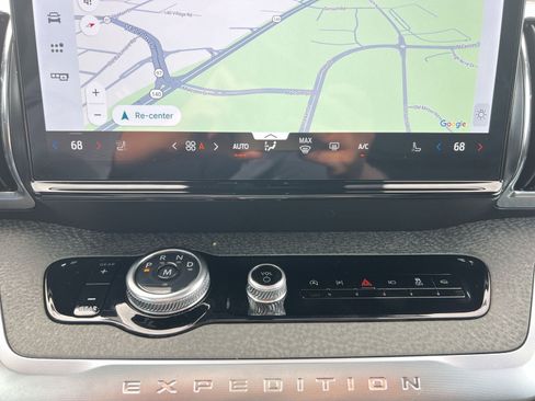 Used 2025 Ford Expedition Tremor AWD/4WD image 21