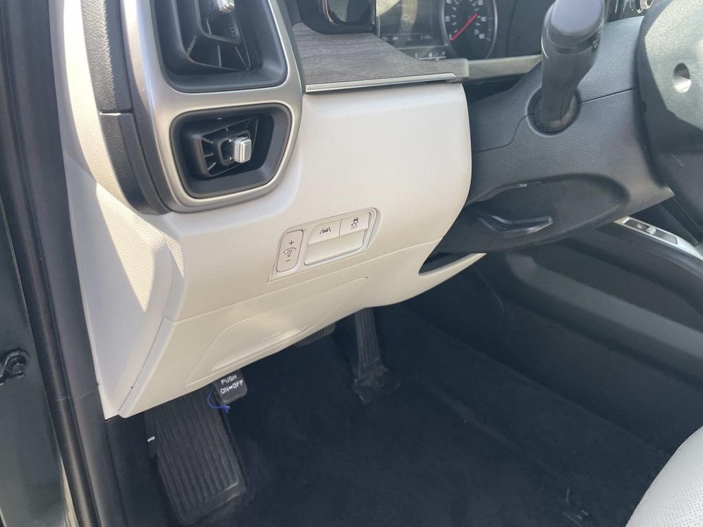 Used 2023 Kia Sorento S w/ Panoramic Sunroof Package AWD/4WD image 22