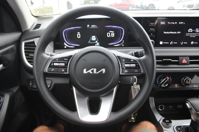 Used 2025 Kia Seltos LX AWD/4WD image 14