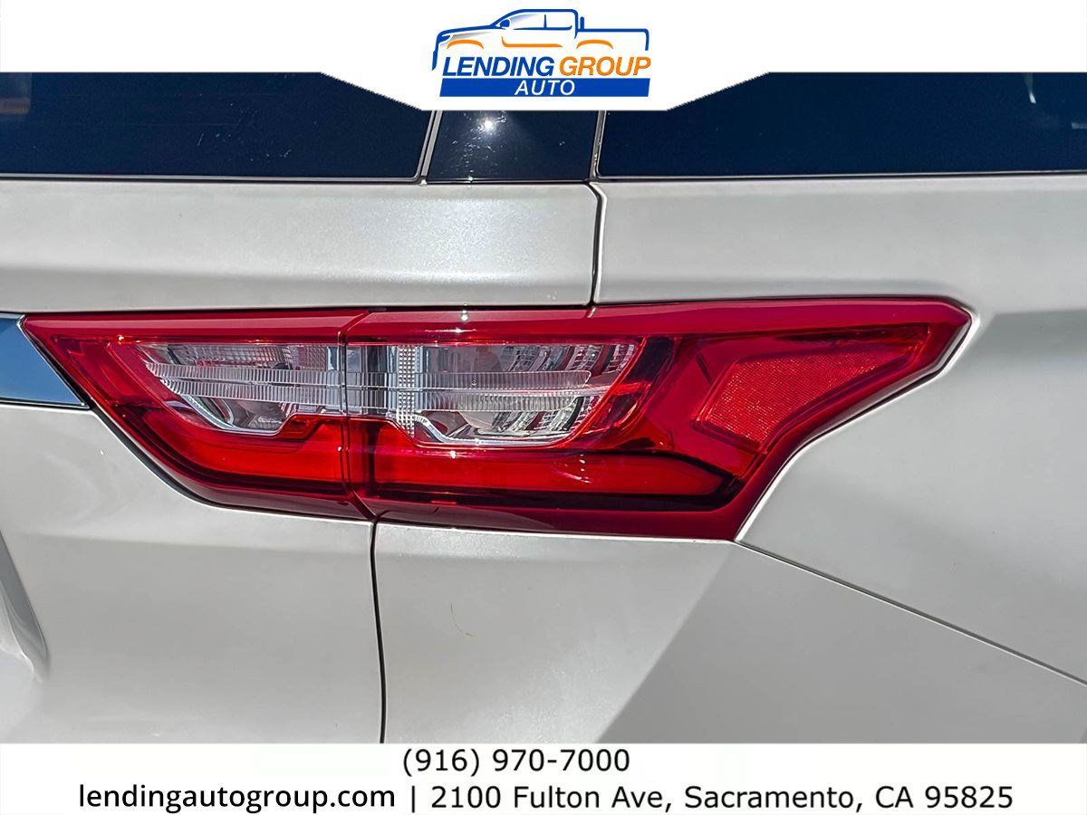 Used 2018 Chevrolet Traverse High Country w/ LPO, Cargo Package AWD/4WD image 8