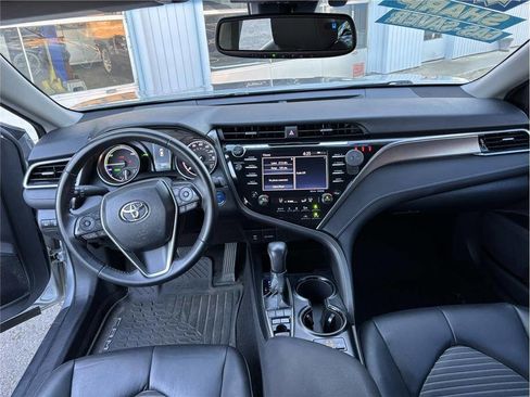 Used 2018 Toyota Camry SE w/ Audio Package image 10