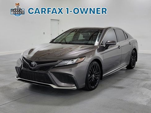 Used 2023 Toyota Camry XSE FWD image 4