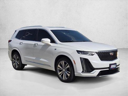 Used 2020 Cadillac XT6 Premium Luxury FWD image 3