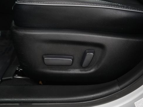 Used 2017 Toyota Corolla XLE FWD image 25