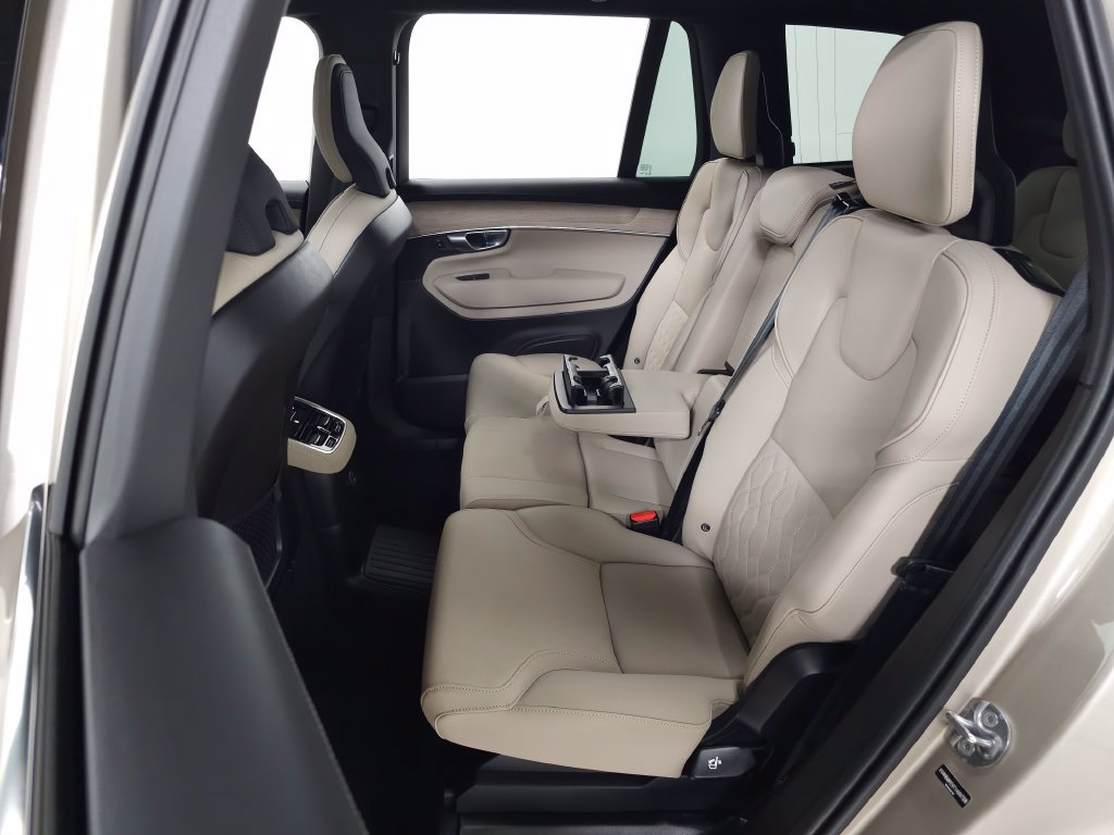 Used 2026 Volvo XC90 T8 Plus w/ Protection Package Premier AWD/4WD image 29