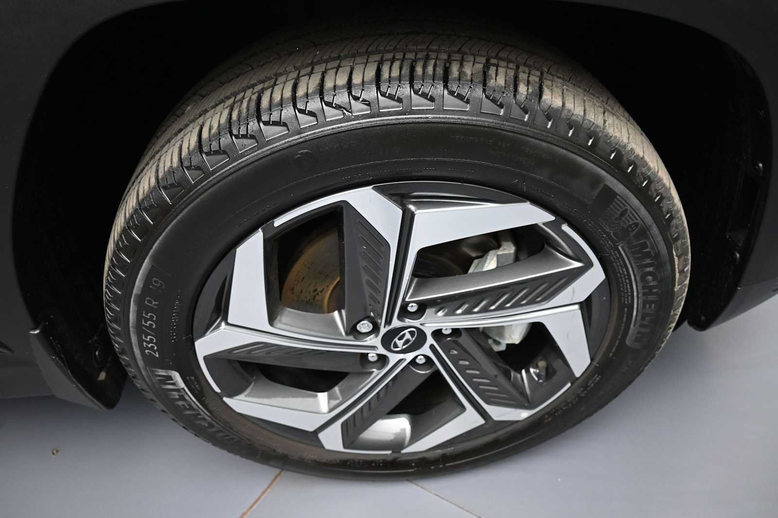 Certified 2024 Hyundai Tucson Limited AWD/4WD image 12