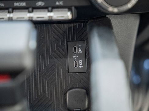 Used 2024 Toyota Tacoma TRD Off-Road image 31