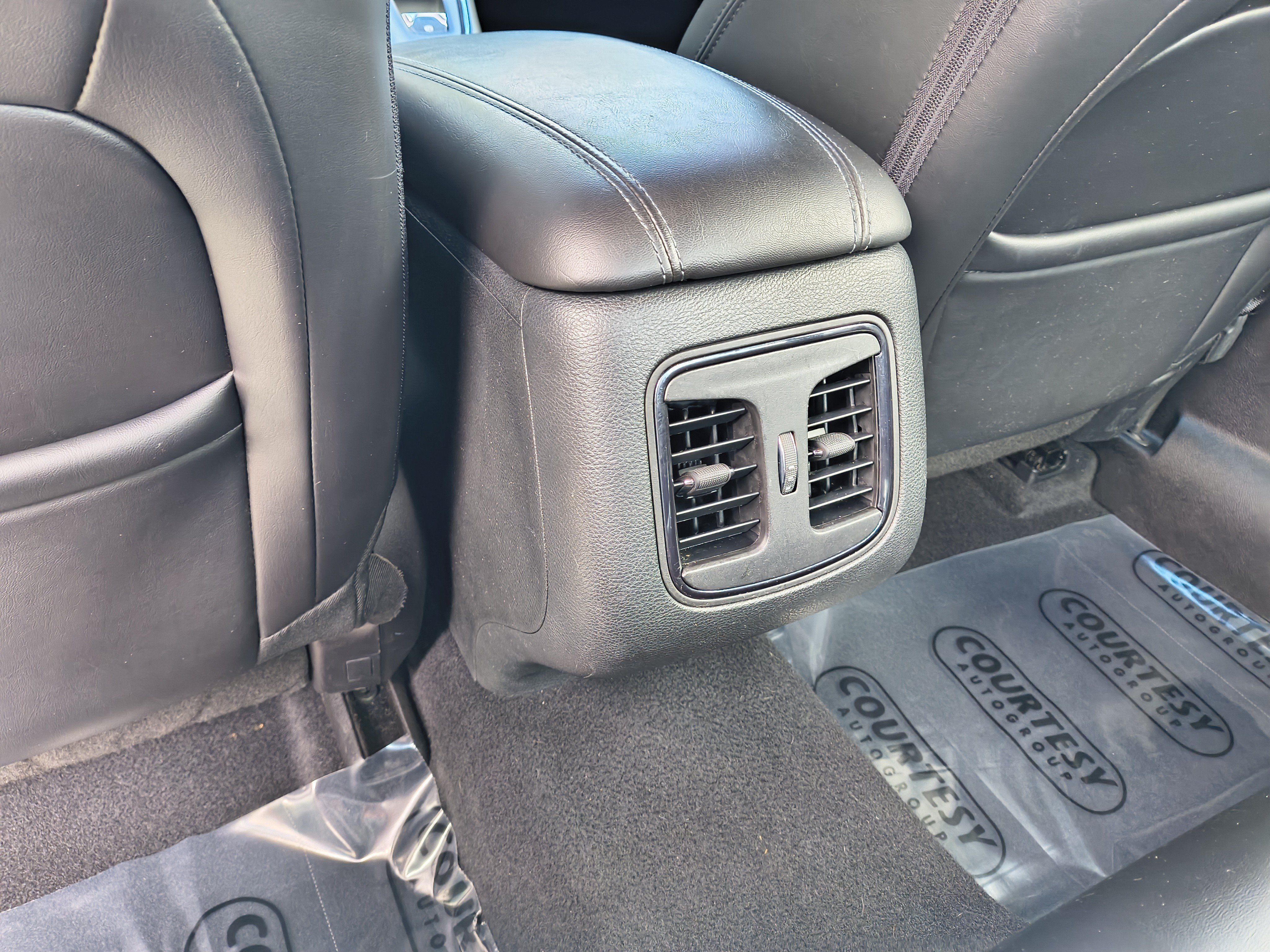 Used 2015 Chrysler 200 S w/ Comfort Group FWD image 16