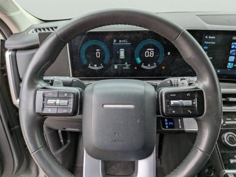 Used 2025 Hyundai Santa Fe SE FWD image 22