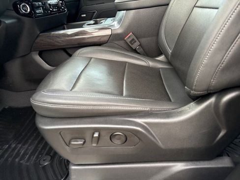 Used 2024 Chevrolet Silverado 3500 LTZ w/ LTZ Convenience Package image 16