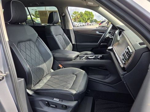 Used 2025 Volkswagen Atlas SEL Premium R-Line AWD/4WD image 19