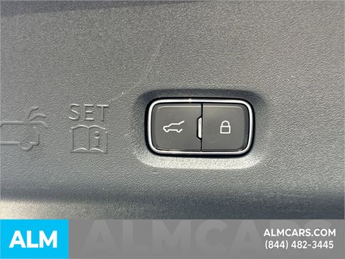 Used 2025 Lincoln Navigator L Reserve image 22