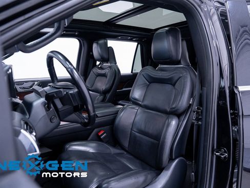 Used 2022 Lincoln Navigator Reserve image 26