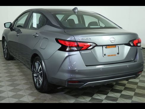 Used 2025 Nissan Versa SV FWD image 15