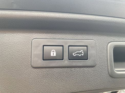 Used 2022 Subaru Forester Premium AWD/4WD image 17