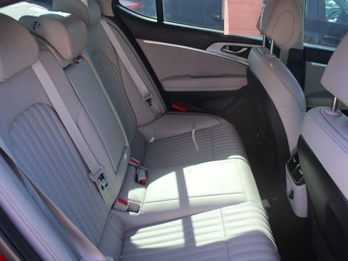 Used 2019 Genesis G70 3.3T Advanced RWD image 5