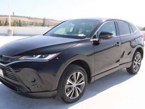 Certified 2024 Toyota Venza LE AWD/4WD image 6