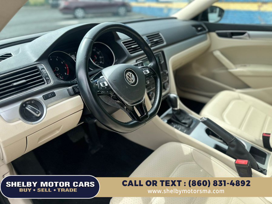 Used 2019 Volkswagen Passat 2.0T Wolfsburg w/ Wheels & Sunroof Package FWD image 9