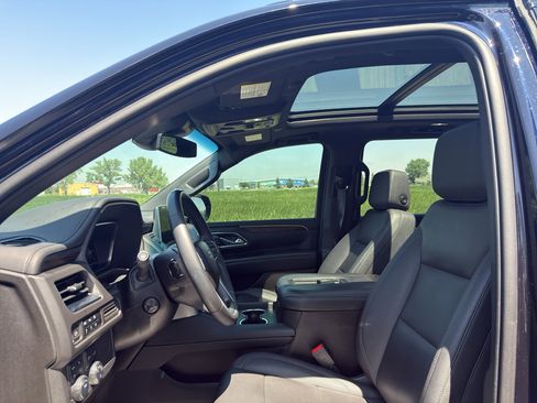 Used 2023 Chevrolet Suburban Z71 w/ Luxury Package image 22