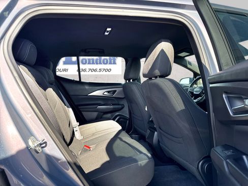 Used 2025 Chevrolet Equinox EV LT w/ Comfort Package image 8