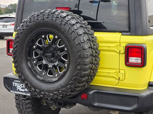 Used 2023 Jeep Wrangler Sahara w/ Cold Weather Group image 13