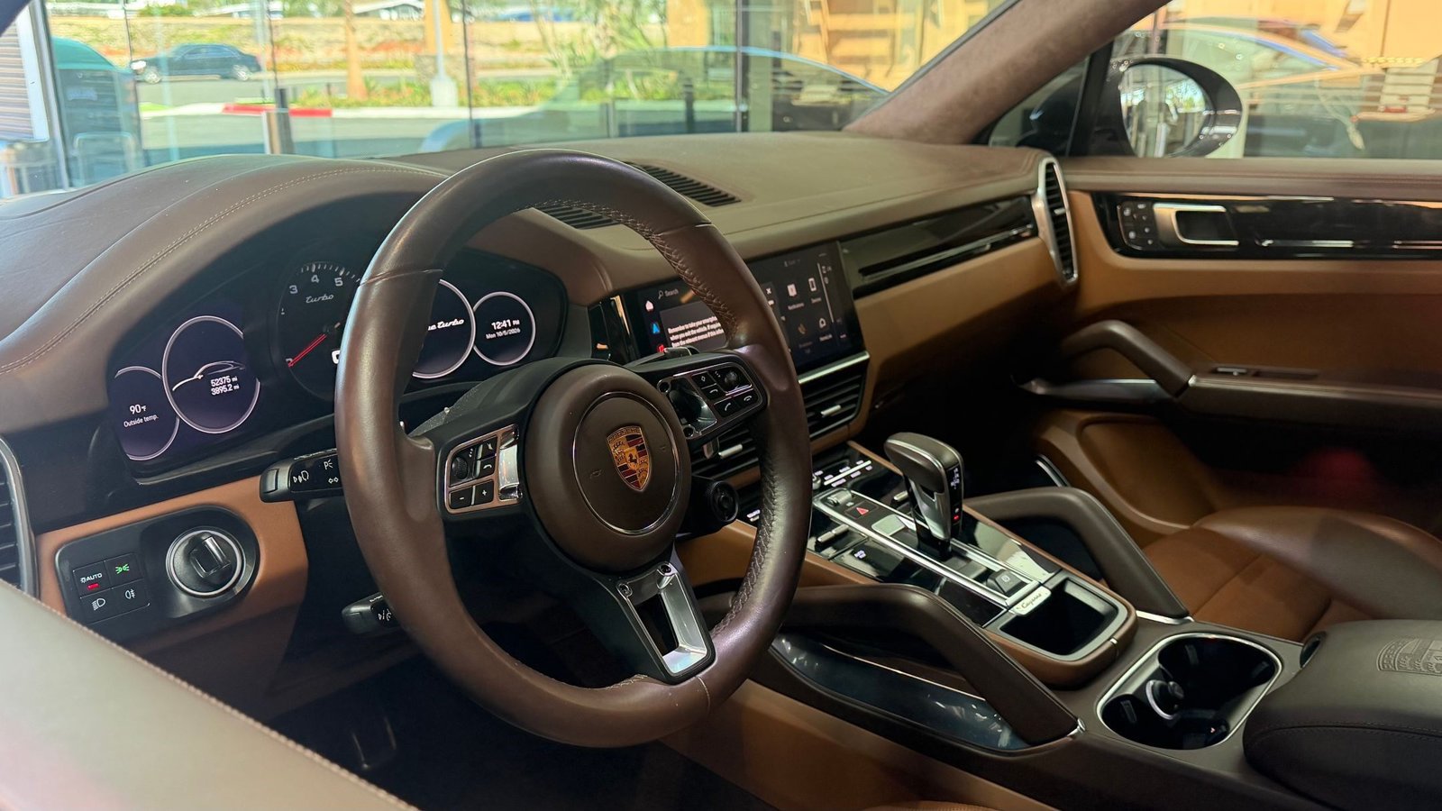 Certified 2022 Porsche Cayenne Turbo AWD/4WD image 4