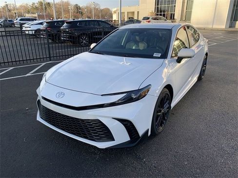 New 2026 Toyota Camry SE image 4