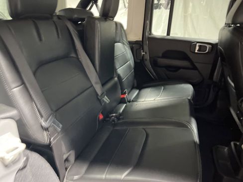 Used 2023 Jeep Wrangler Unlimited Sahara image 12