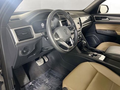 Used 2023 Volkswagen Atlas Cross Sport SEL R-Line image 9