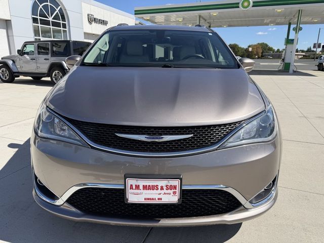 Used 2018 Chrysler Pacifica Touring-L Plus FWD image 2