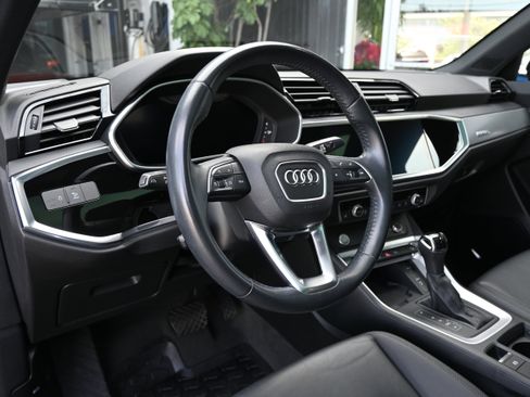 Used 2020 Audi Q3 2.0T Premium Plus w/ Premium Plus Package AWD/4WD image 27