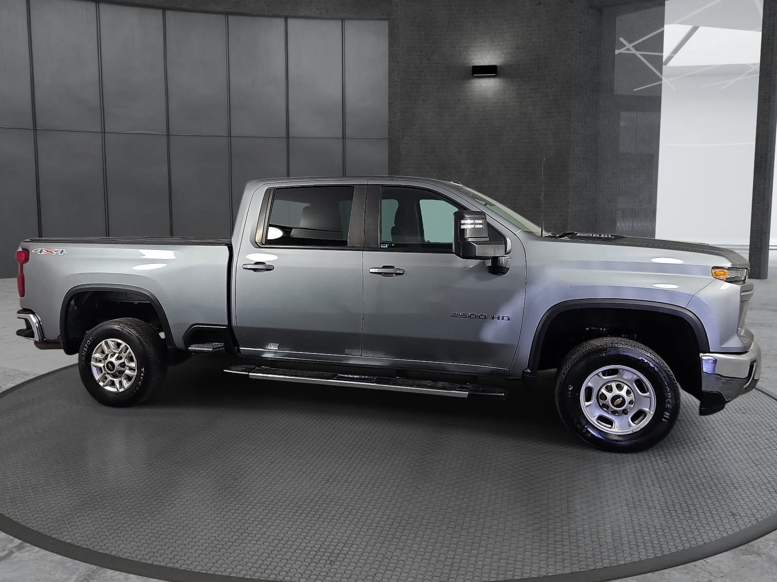 Used 2024 Chevrolet Silverado 2500 LT w/ Convenience Package AWD/4WD image 4