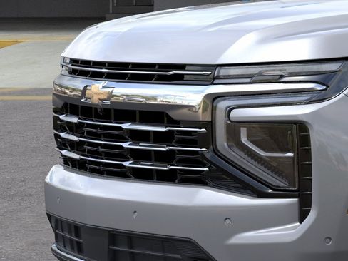 New 2026 Chevrolet Suburban LT RWD image 13