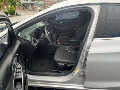 Used 2016 Chevrolet Cruze LT FWD image 6