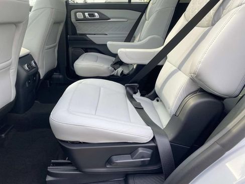 New 2026 Ford Explorer Platinum w/ LUX Leather Package image 9