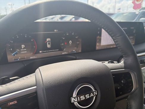 Used 2025 Nissan Armada SL image 7