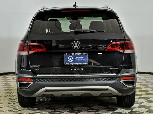 Used 2023 Volkswagen Taos SE w/ Panoramic Sunroof Package AWD/4WD image 7