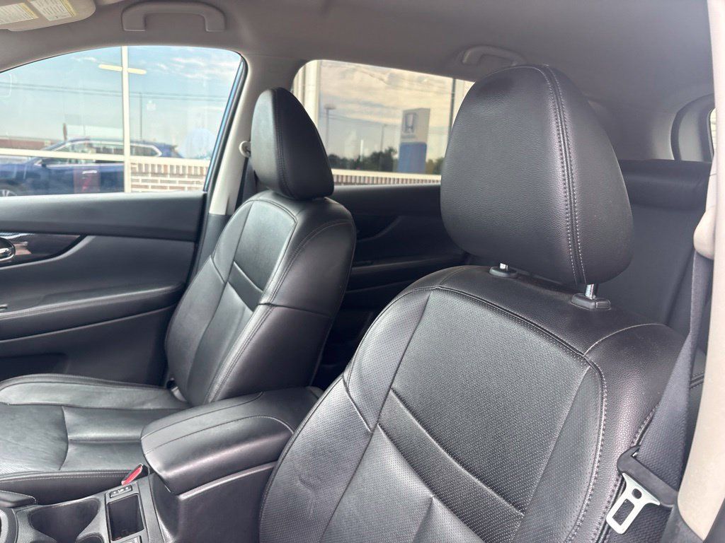 Used 2018 Nissan Rogue SL FWD image 12