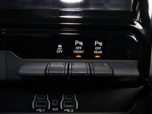 Certified 2025 RAM 1500 Big Horn image 34