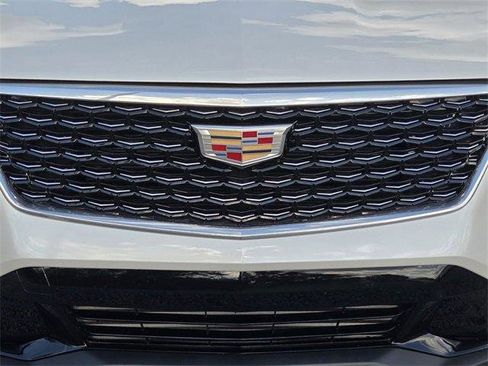 Certified 2024 Cadillac XT4 Premium Luxury image 9