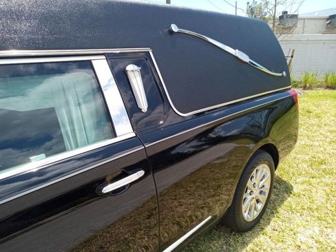 Used 2017 Cadillac XTS image 11