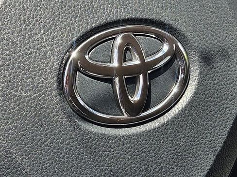 Certified 2025 Toyota RAV4 XLE FWD image 32