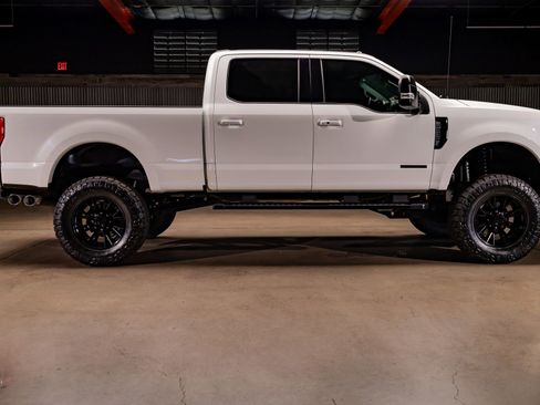 Used 2020 Ford F250 Lariat image 11