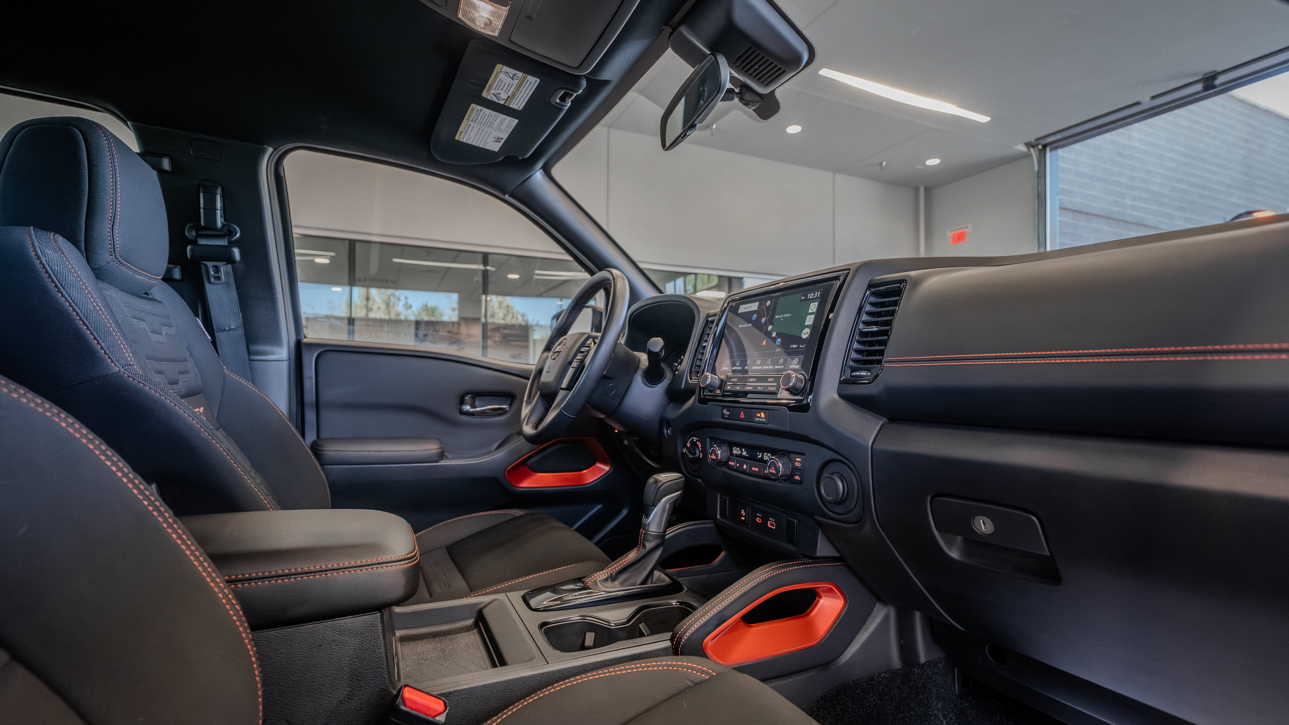 Used 2024 Nissan Frontier PRO-4X w/ Technology Package AWD/4WD image 17
