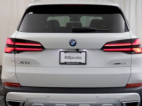 New 2026 BMW X5 xDrive50e AWD/4WD image 16