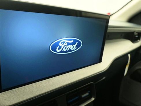 New 2026 Ford Maverick XLT image 16