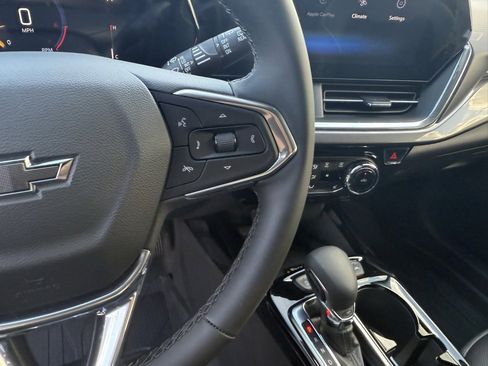 New 2025 Chevrolet Trax ACTIV w/ Sunroof Package image 24