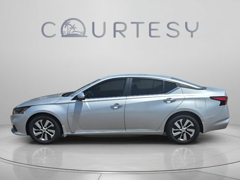 Certified 2022 Nissan Altima 2.5 S FWD image 2