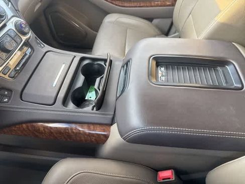 Used 2017 Chevrolet Suburban Premier image 25